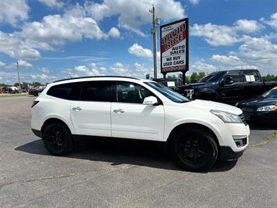 2015 Chevrolet Traverse LT   - Photo 2 - Schoolcraft, MI 49087