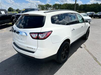 2015 Chevrolet Traverse LT   - Photo 8 - Schoolcraft, MI 49087