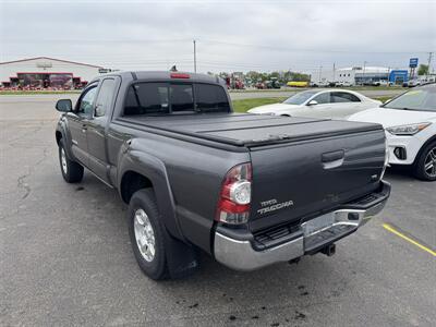 2014 Toyota Tacoma V6   - Photo 2 - Schoolcraft, MI 49087