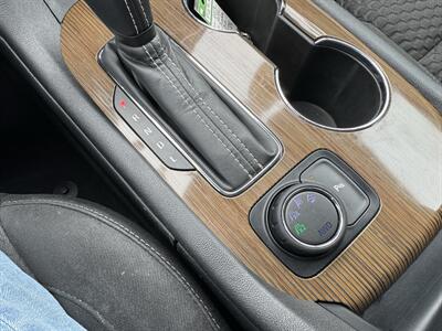 2019 GMC Acadia SLE-2 - Photo 16 - Schoolcraft, MI 49087