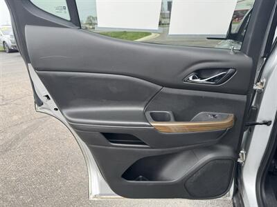 2019 GMC Acadia SLE-2 - Photo 21 - Schoolcraft, MI 49087