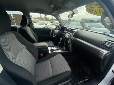 2019 Toyota 4Runner SR5 Premium   - Photo 14 - Schoolcraft, MI 49087