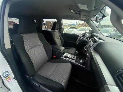 2019 Toyota 4Runner SR5 Premium   - Photo 13 - Schoolcraft, MI 49087