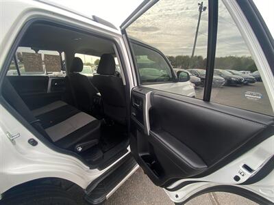 2019 Toyota 4Runner SR5 Premium   - Photo 15 - Schoolcraft, MI 49087