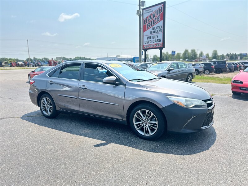 2016 Toyota Camry SE - Photo 1 - Schoolcraft, MI 49087
