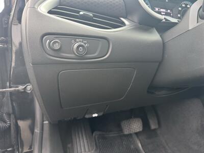 2024 Chevrolet Malibu LT   - Photo 8 - Schoolcraft, MI 49087