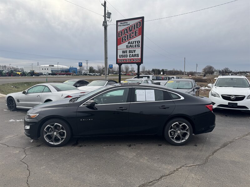 2024 Chevrolet Malibu LT   - Photo 1 - Schoolcraft, MI 49087