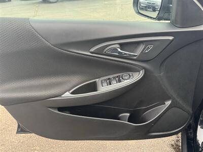 2024 Chevrolet Malibu LT   - Photo 6 - Schoolcraft, MI 49087