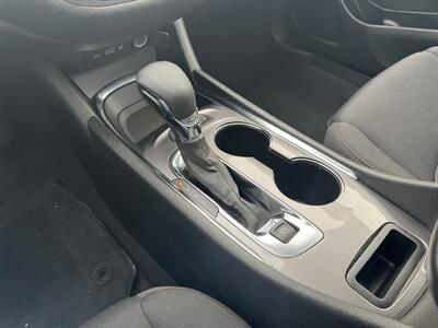 2024 Chevrolet Malibu LT   - Photo 15 - Schoolcraft, MI 49087