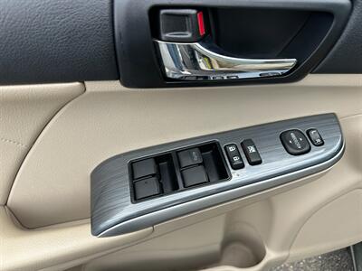 2014 Toyota Camry Hybrid XLE   - Photo 24 - Schoolcraft, MI 49087