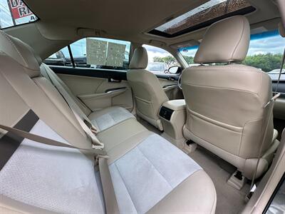 2014 Toyota Camry Hybrid XLE   - Photo 16 - Schoolcraft, MI 49087