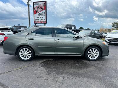 2014 Toyota Camry Hybrid XLE   - Photo 9 - Schoolcraft, MI 49087