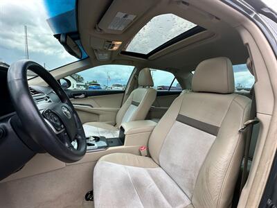 2014 Toyota Camry Hybrid XLE   - Photo 20 - Schoolcraft, MI 49087