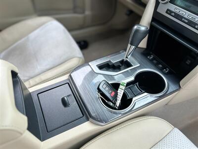 2014 Toyota Camry Hybrid XLE   - Photo 14 - Schoolcraft, MI 49087