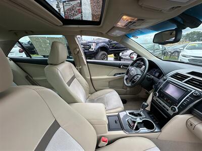 2014 Toyota Camry Hybrid XLE   - Photo 11 - Schoolcraft, MI 49087