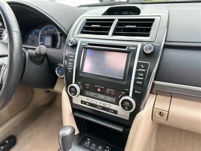 2014 Toyota Camry Hybrid XLE   - Photo 13 - Schoolcraft, MI 49087