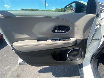 2016 Honda HR-V EX-L w/Navi   - Photo 23 - Schoolcraft, MI 49087