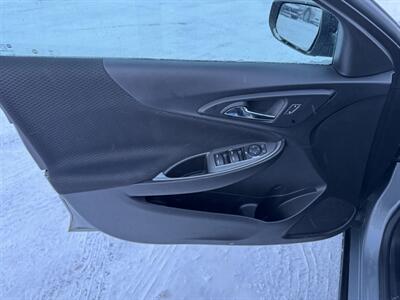 2023 Chevrolet Malibu LT   - Photo 6 - Schoolcraft, MI 49087