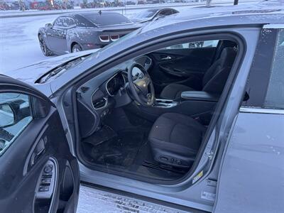 2023 Chevrolet Malibu LT   - Photo 8 - Schoolcraft, MI 49087