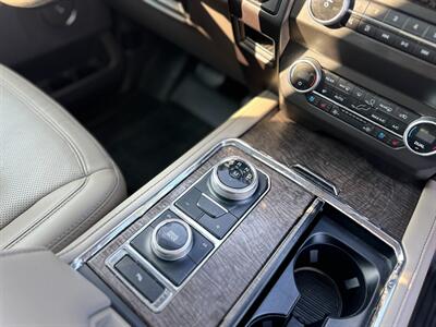 2020 Ford Expedition MAX Limited   - Photo 18 - Schoolcraft, MI 49087