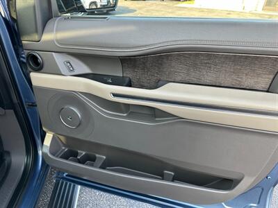 2020 Ford Expedition MAX Limited   - Photo 20 - Schoolcraft, MI 49087
