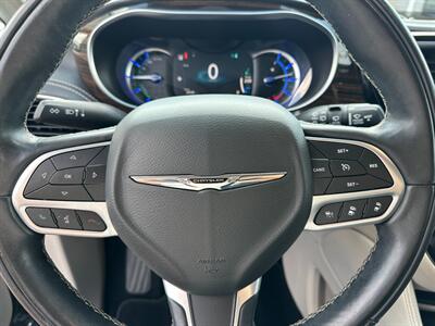 2022 Chrysler Pacifica Hybrid Limited   - Photo 29 - Schoolcraft, MI 49087
