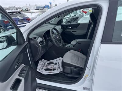 2023 Chevrolet Equinox LS   - Photo 8 - Schoolcraft, MI 49087