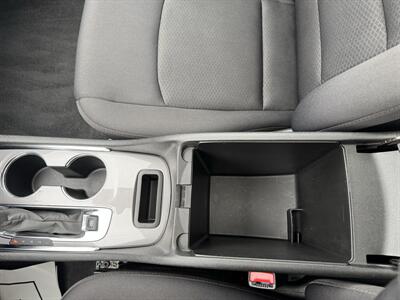 2024 Chevrolet Malibu LT   - Photo 16 - Schoolcraft, MI 49087