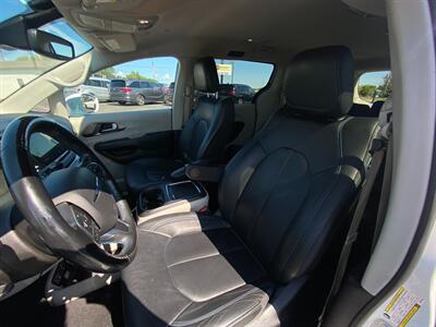 2021 Chrysler Pacifica Touring L   - Photo 28 - Schoolcraft, MI 49087