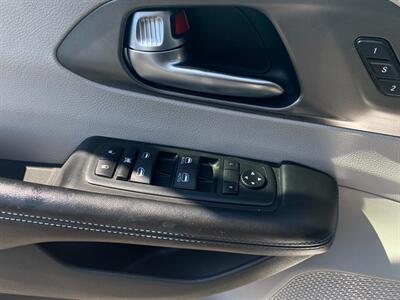 2021 Chrysler Pacifica Touring L   - Photo 26 - Schoolcraft, MI 49087