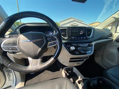 2021 Chrysler Pacifica Touring L   - Photo 30 - Schoolcraft, MI 49087