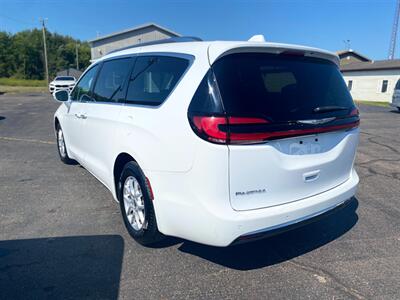 2021 Chrysler Pacifica Touring L   - Photo 7 - Schoolcraft, MI 49087