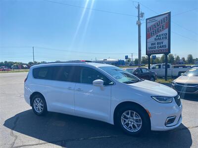 2021 Chrysler Pacifica Touring L   - Photo 1 - Schoolcraft, MI 49087