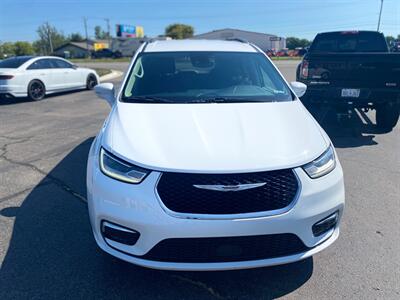 2021 Chrysler Pacifica Touring L   - Photo 3 - Schoolcraft, MI 49087