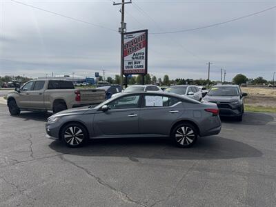 2022 Nissan Altima 2.5 SV   - Photo 1 - Schoolcraft, MI 49087
