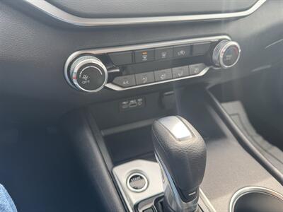 2022 Nissan Altima 2.5 SV   - Photo 15 - Schoolcraft, MI 49087