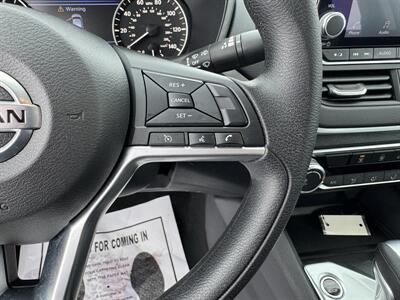 2022 Nissan Altima 2.5 SV   - Photo 10 - Schoolcraft, MI 49087
