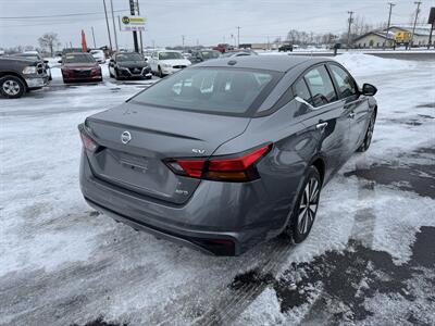 2022 Nissan Altima 2.5 SV   - Photo 3 - Schoolcraft, MI 49087