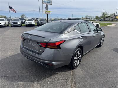 2022 Nissan Altima 2.5 SV   - Photo 3 - Schoolcraft, MI 49087
