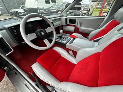 1984 Pontiac Fiero SE   - Photo 8 - Schoolcraft, MI 49087