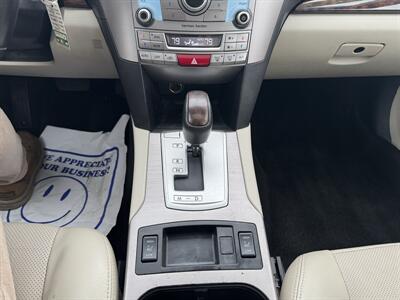 2013 Subaru Legacy 2.5i Limited   - Photo 15 - Schoolcraft, MI 49087