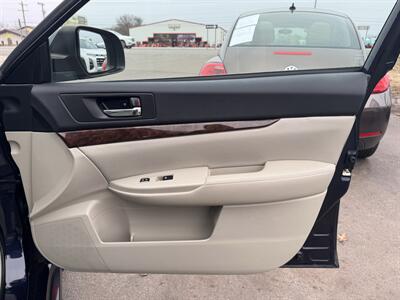 2013 Subaru Legacy 2.5i Limited   - Photo 24 - Schoolcraft, MI 49087