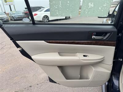 2013 Subaru Legacy 2.5i Limited   - Photo 19 - Schoolcraft, MI 49087