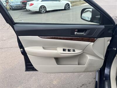 2013 Subaru Legacy 2.5i Limited   - Photo 6 - Schoolcraft, MI 49087