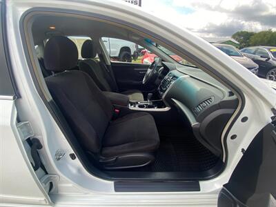 2013 Nissan Altima 2.5 SV   - Photo 10 - Schoolcraft, MI 49087