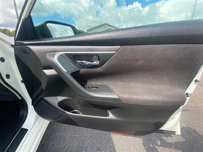 2013 Nissan Altima 2.5 SV   - Photo 9 - Schoolcraft, MI 49087