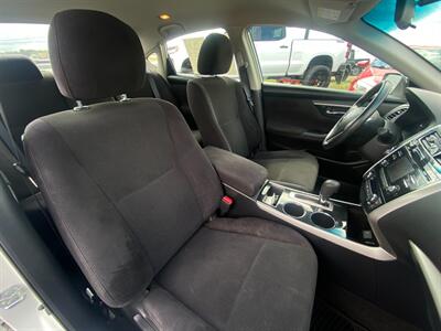 2013 Nissan Altima 2.5 SV   - Photo 11 - Schoolcraft, MI 49087