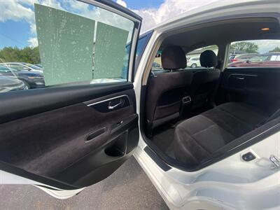 2013 Nissan Altima 2.5 SV   - Photo 17 - Schoolcraft, MI 49087
