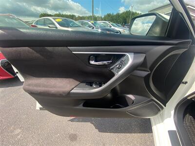 2013 Nissan Altima 2.5 SV   - Photo 22 - Schoolcraft, MI 49087