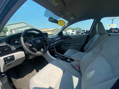2017 Honda Accord LX   - Photo 27 - Schoolcraft, MI 49087